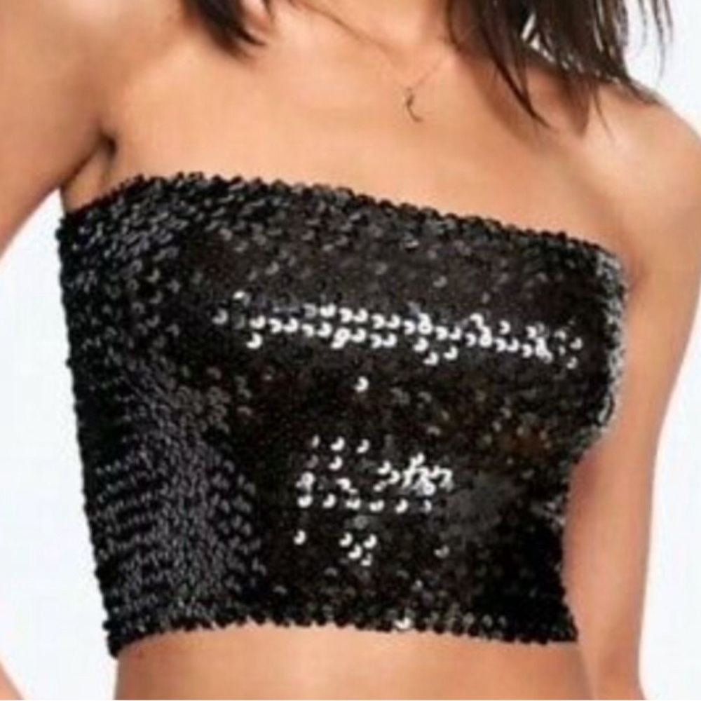 BLACK SEQUINS CROP TOP